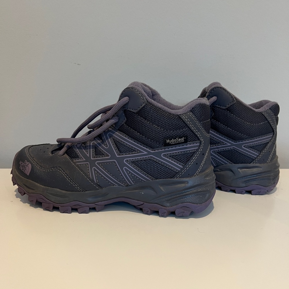 NOT FOR SALE:North Face Kids JR Hedgehog Hiker Mid Waterproof Hiking Boots. US 2